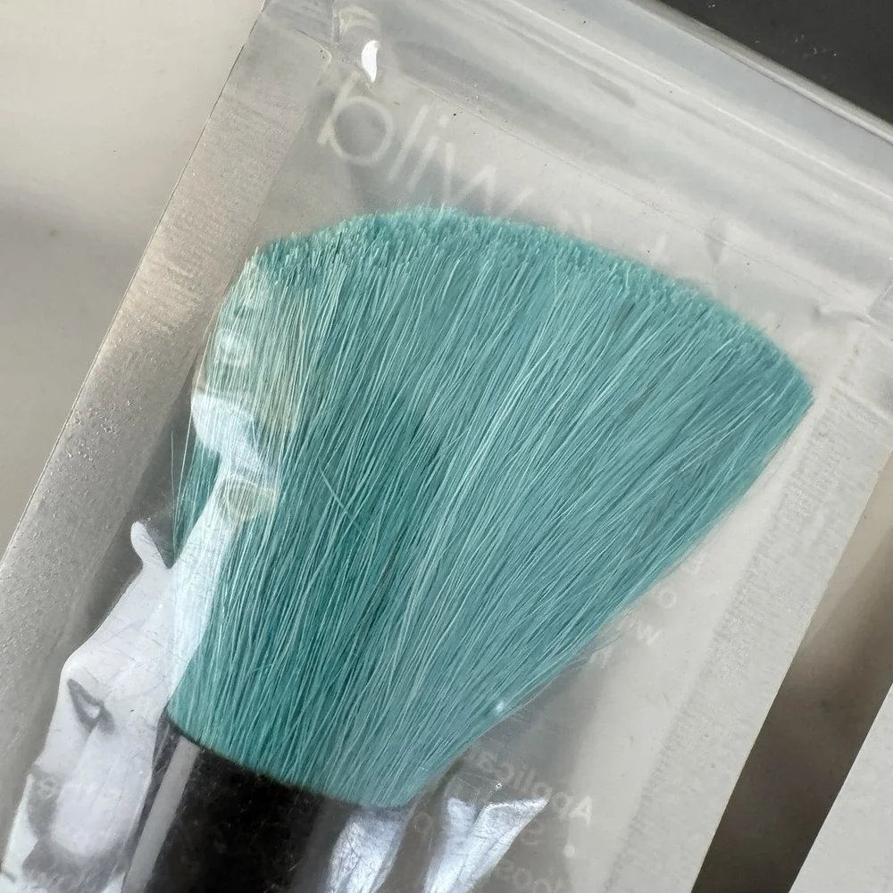 WET n WILD Powder & Bronzing Blush Brush Lot Of 4 Hot Pink Teal Retro Sealed NIP